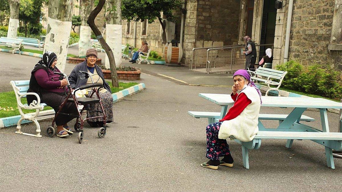 Darülaceze'de buruk Anneler Günü