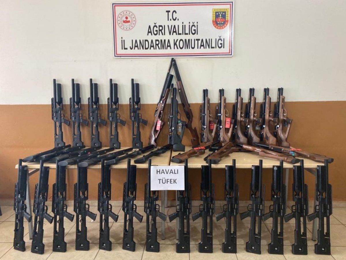 Ağrı'da 50 adet av tüfeği ele geçirildi
