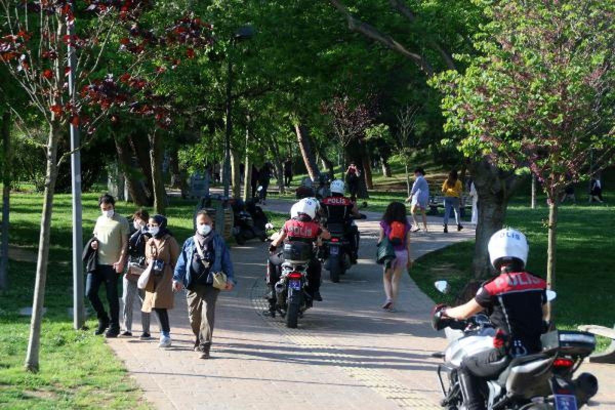 Maçka parkında polis önce uyardı, sonra dışarı çıkardı