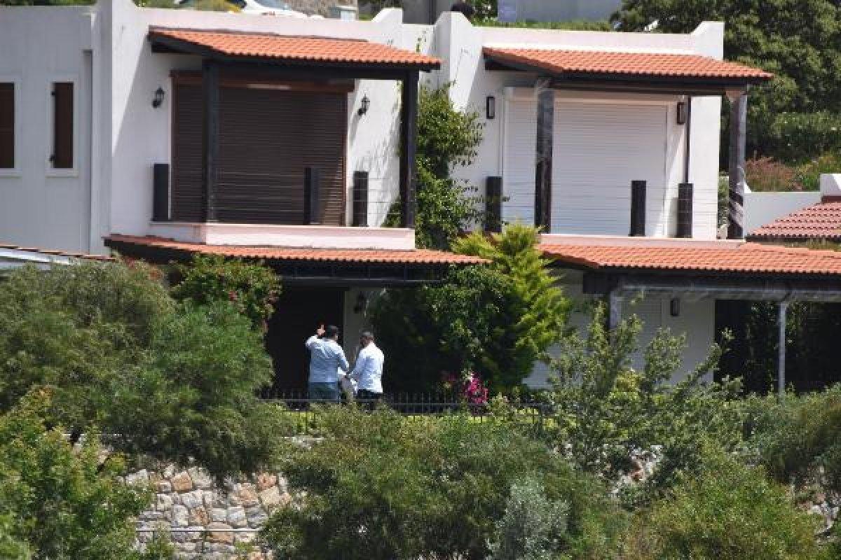 Yılmaz Özdil'in komşuları da mühür yedi