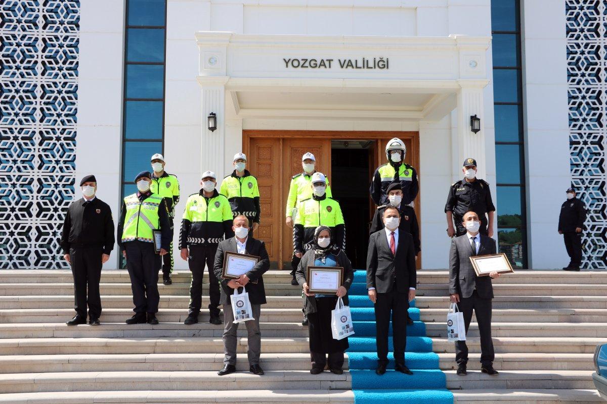 30 yıldır kaza yapmayan kadın şoför yılın sürücüsü seçildi