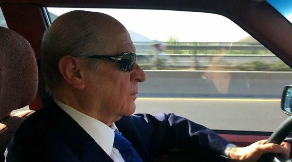 Bahçeli'den Ferdi Tayfur'a geçmiş olsun telefonu