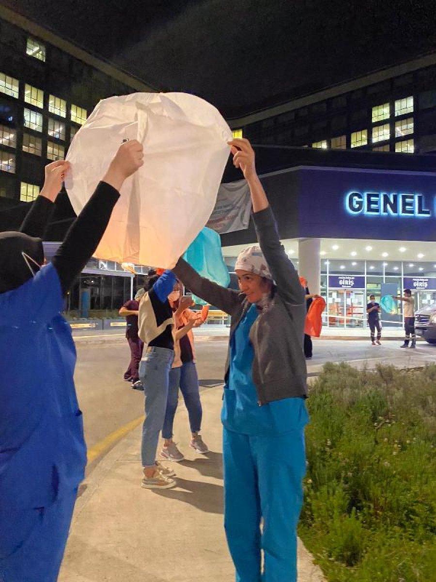 Koronanın bitmesi için gökyüzüne dilek feneri bıraktılar