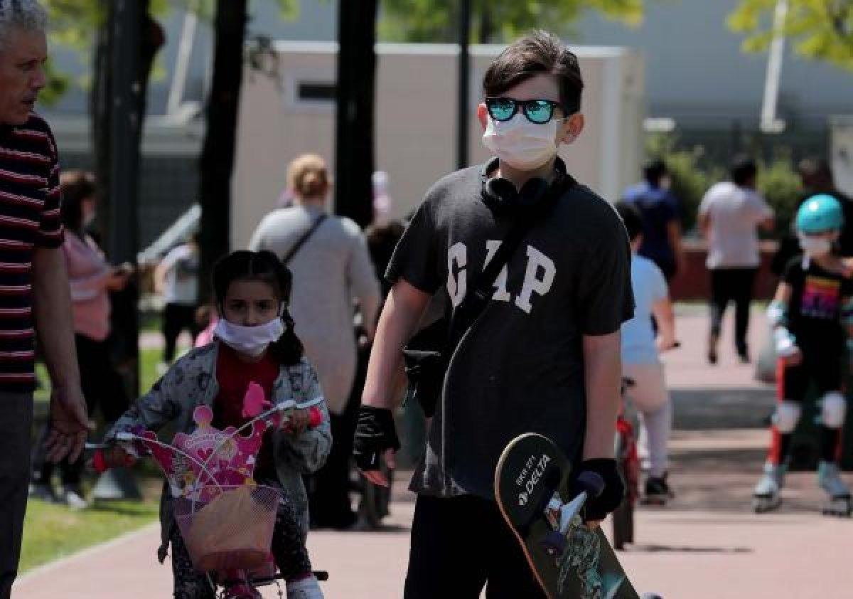 Çocuklar parklara akın etti