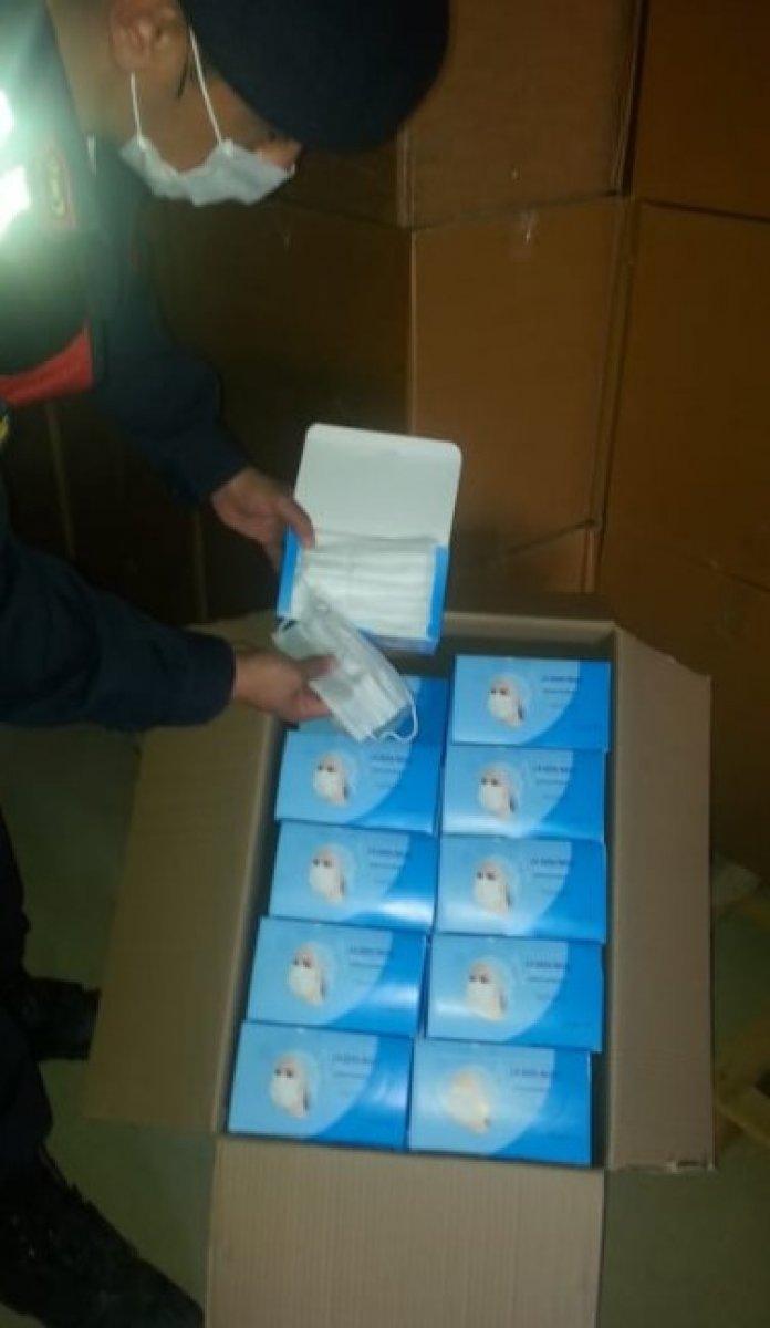 İzmir'de milyonlarca cerrahi maske ele geçirildi