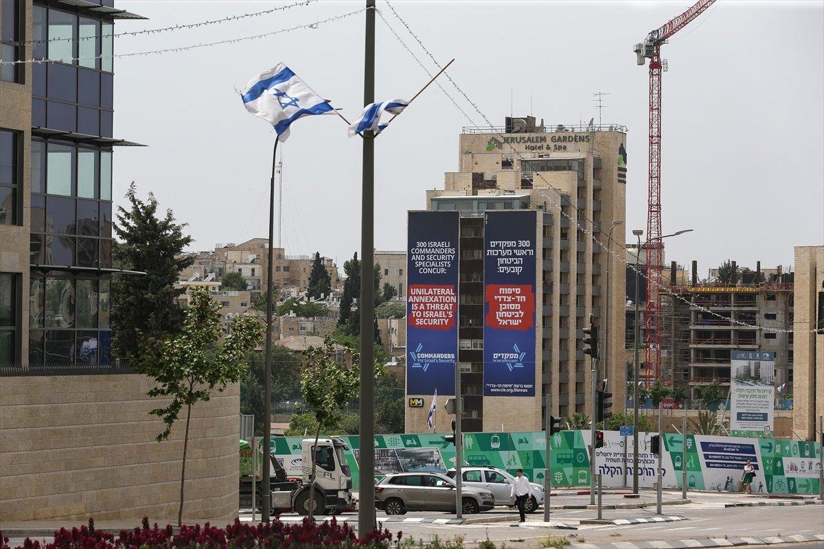 İsrail'de Pompeo'ya afişli ilhak uyarısı