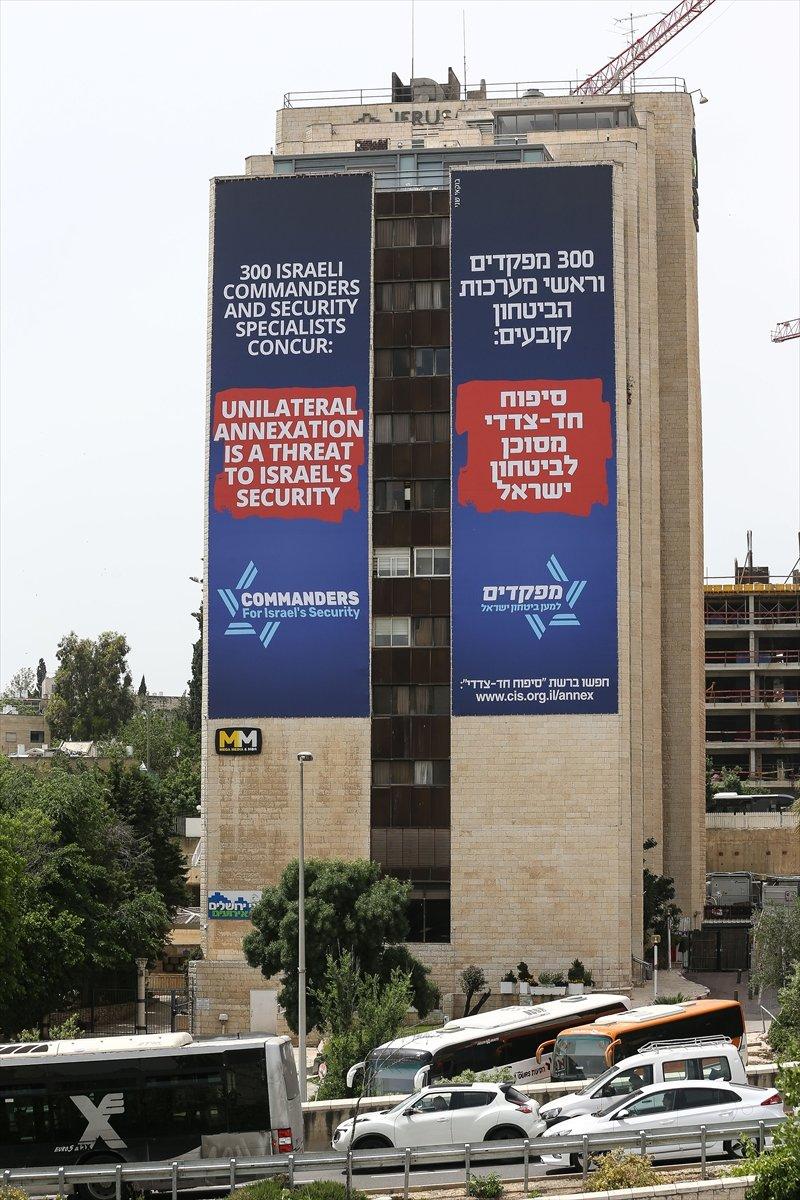 İsrail'de Pompeo'ya afişli ilhak uyarısı