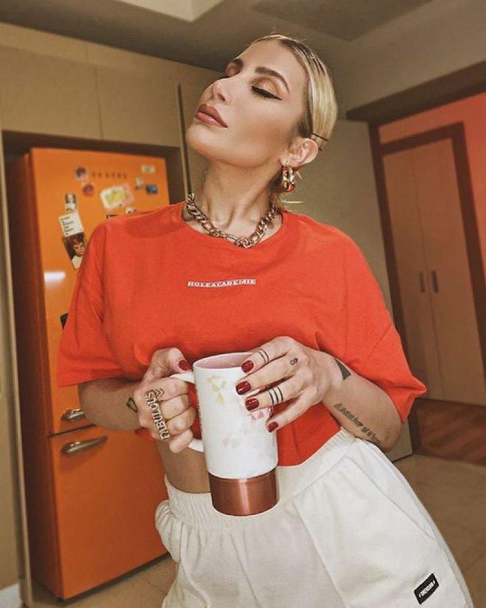 İrem Derici: Babamın 4 öpücük formülü var