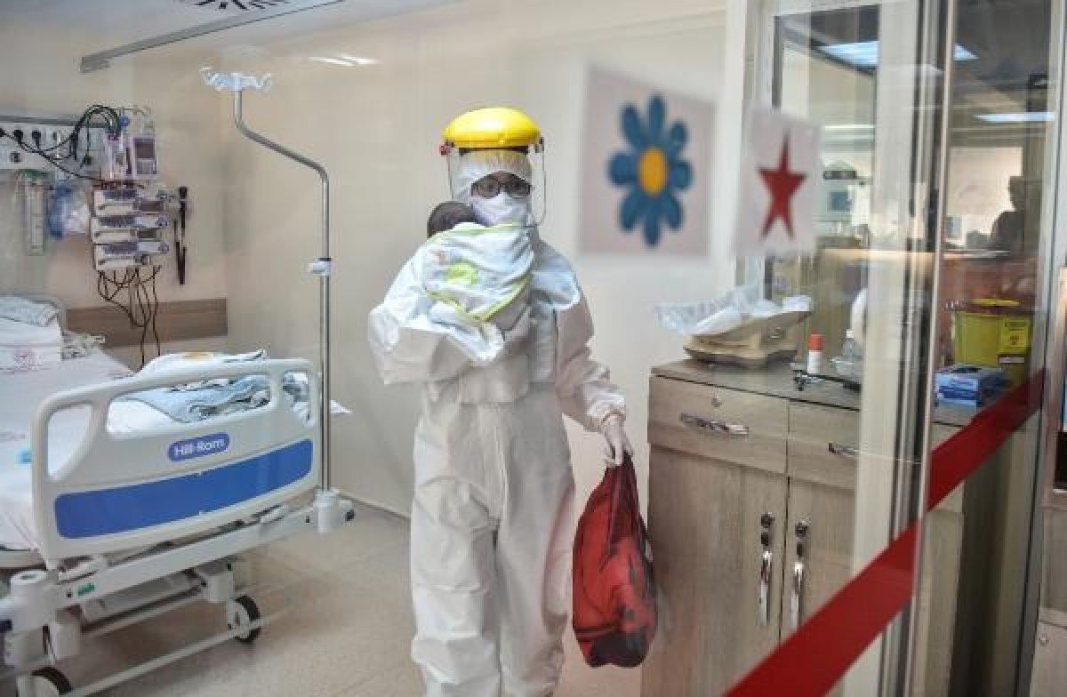 45 günlük Amine bebeğe maske takıldı