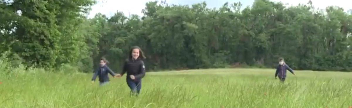 Fransa'da ilkokulların açılmasına protesto