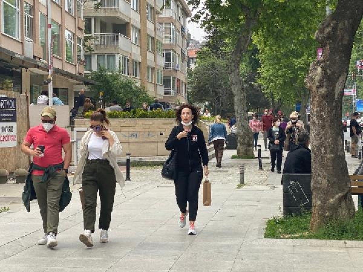 Bağdat Caddesi'nde dikkat çeken yoğunluk