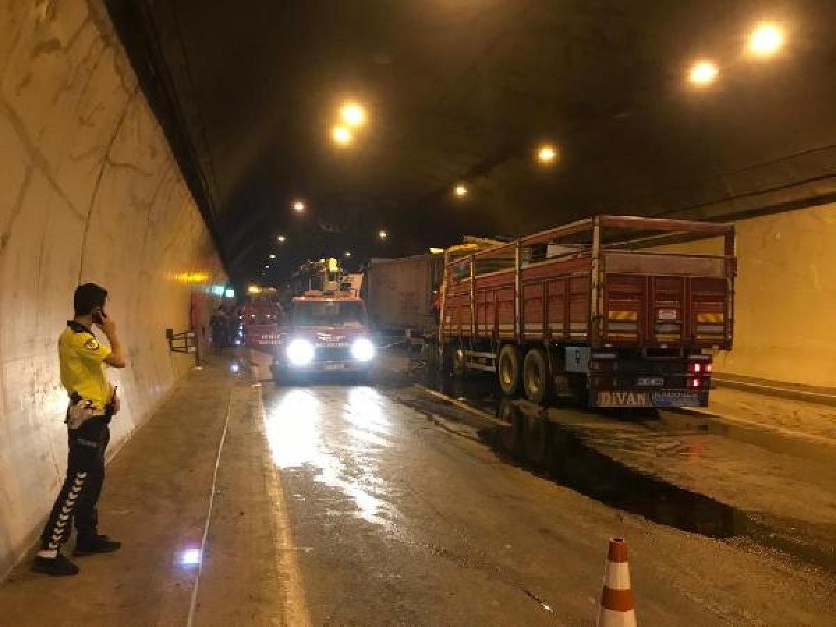 İzmit'te 5 tır birbirine çarptı: 2 yaralı