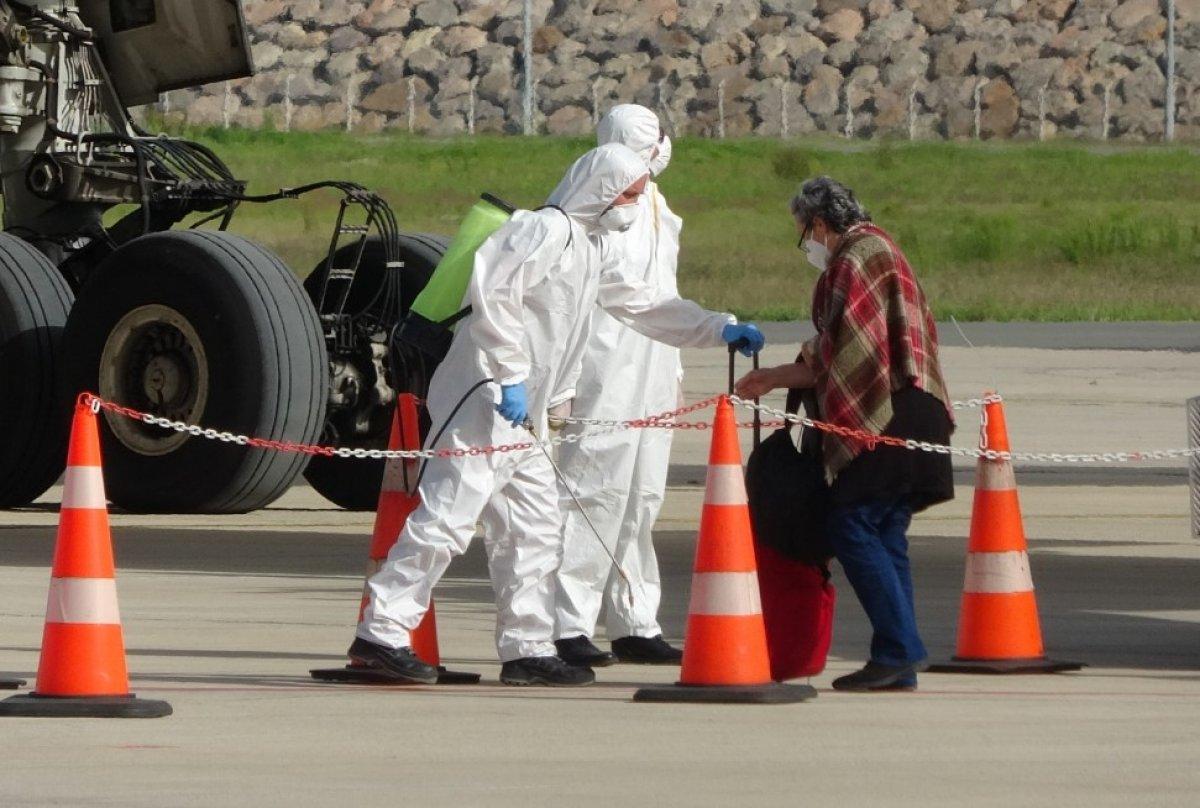 NewYork'taki Türk vatandaşları Türkiye'ye getirildi