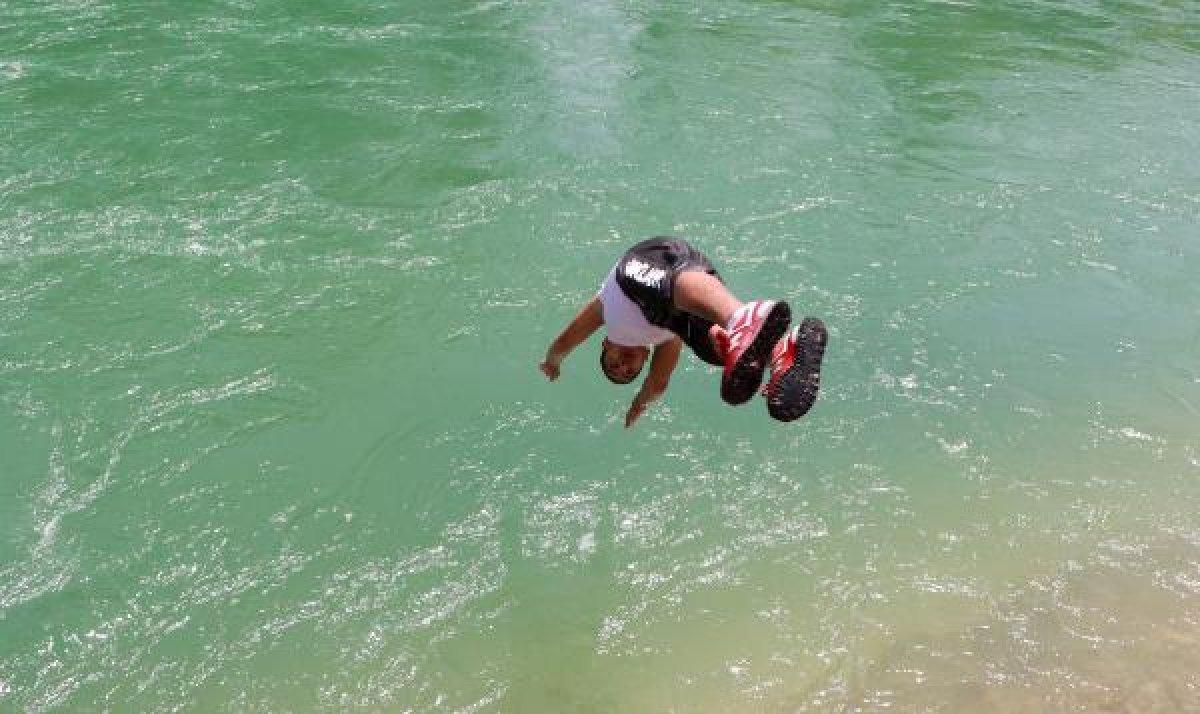 Adana’da hava sıcaklığı 52 dereceye yükseldi