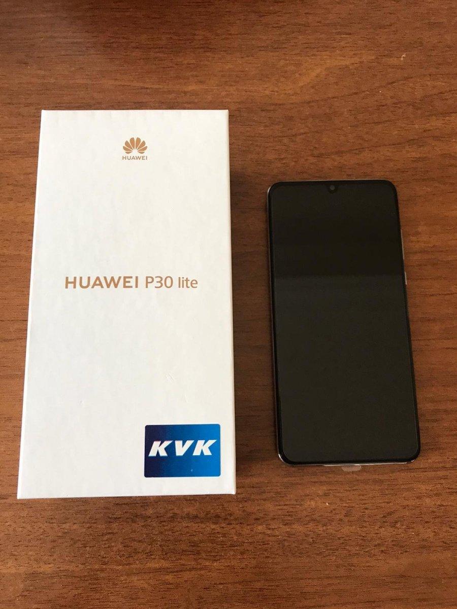 İmamoğlu'ndan muhtarlara 2 bin 600 liralık akıllı telefon