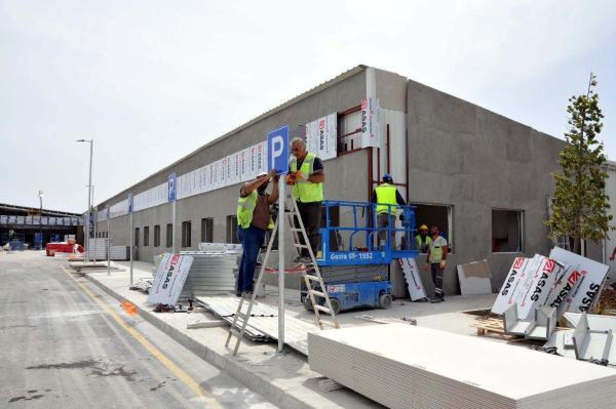 Yeşilköy pandemi hastanesinin tabelası asıldı