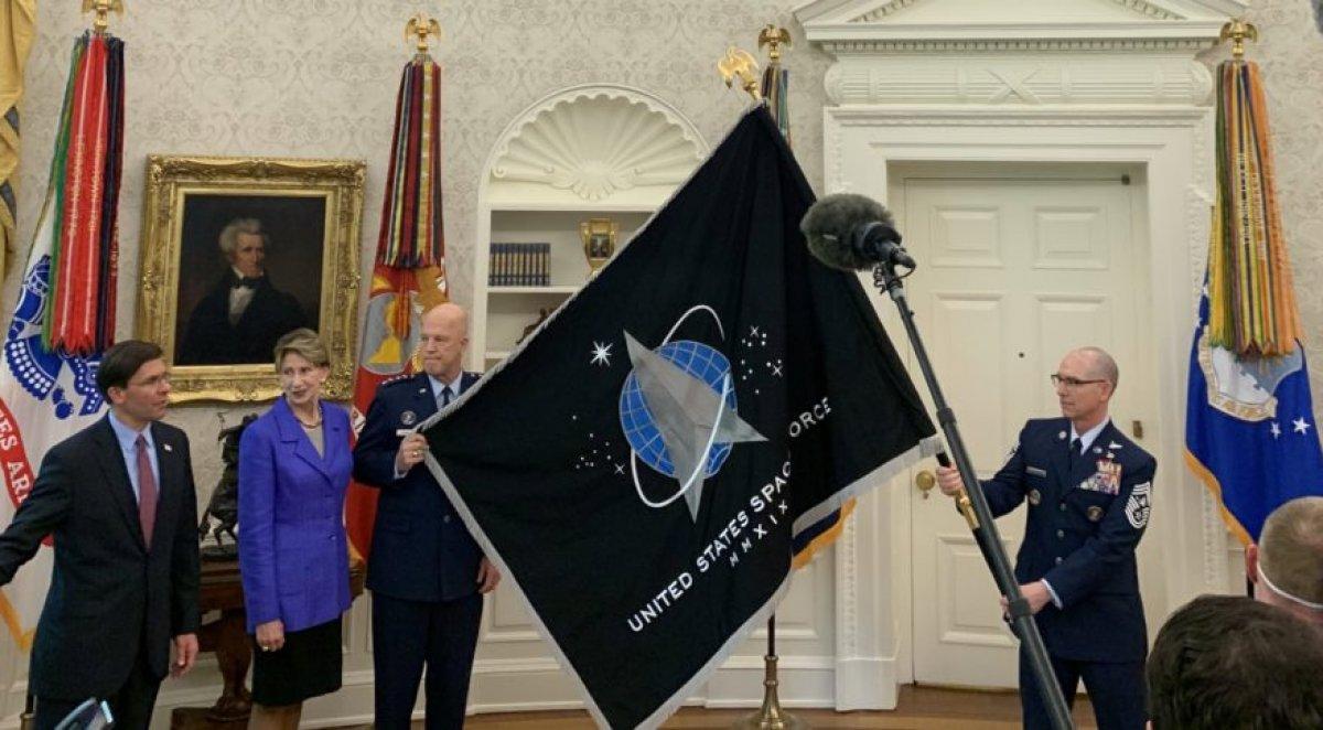 abd-uzay-kuvvetleri-bayrak