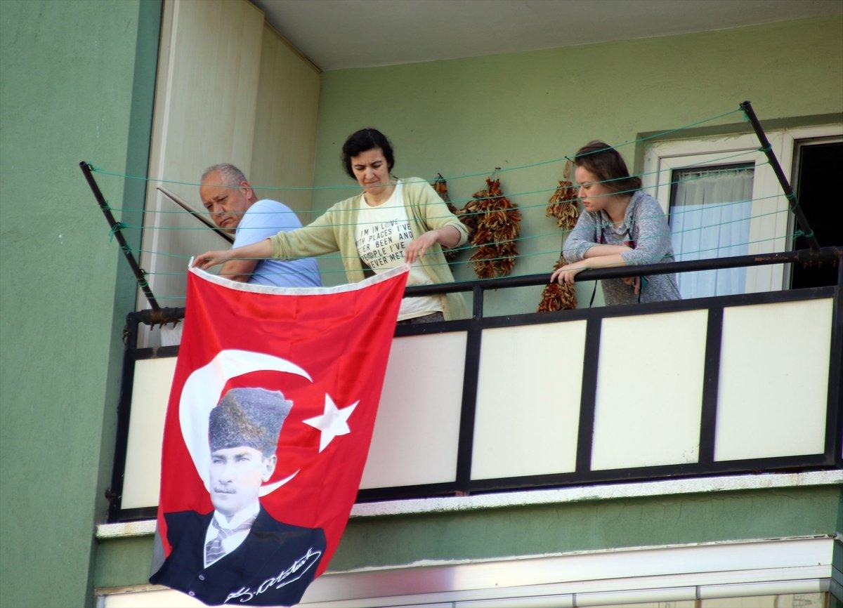 Uşaklılar balkonlarında egzersiz yaptı