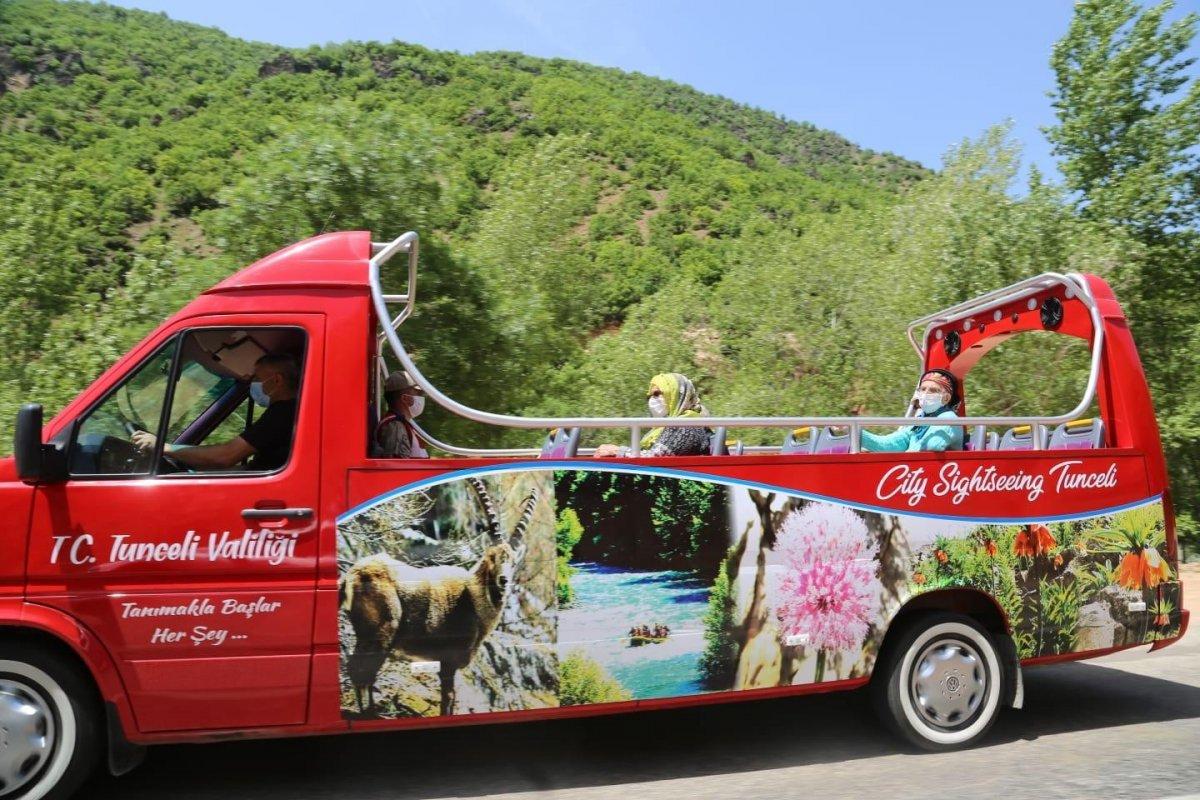 Tunceli'de yaşlılar, tur otobüsüyle Munzur Vadisi'ni gezdi