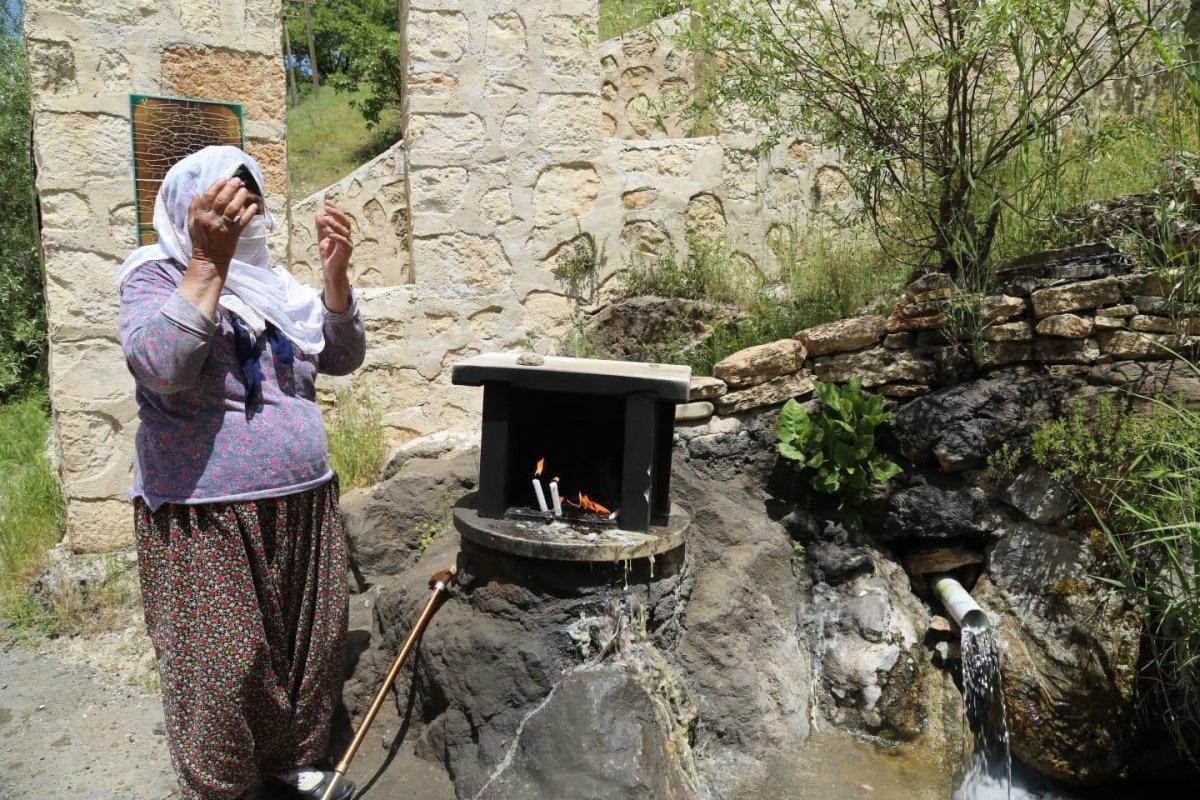 Tunceli'de yaşlılar, tur otobüsüyle Munzur Vadisi'ni gezdi