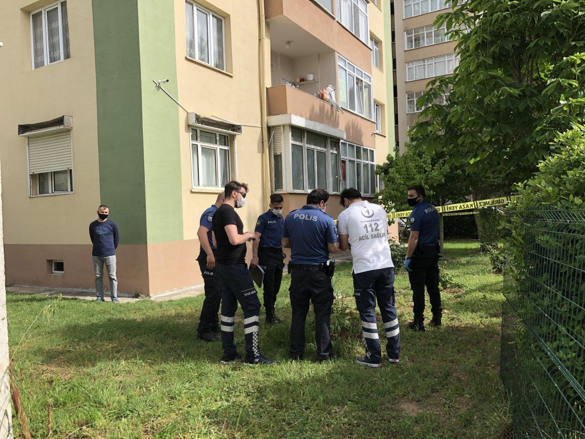 İstanbul'da, 6'ncı kattan düşen kadın hayatını kaybetti