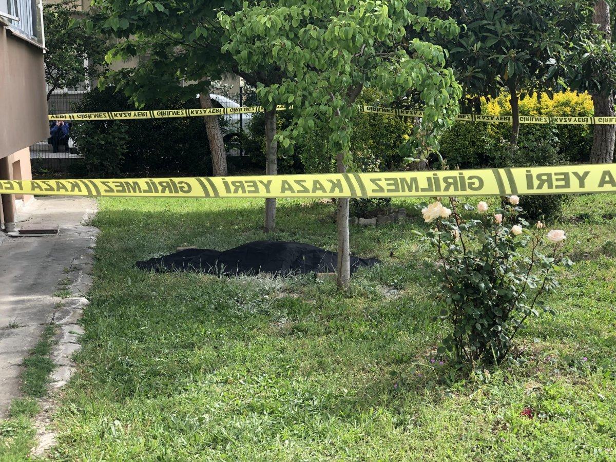 İstanbul'da, 6'ncı kattan düşen kadın hayatını kaybetti