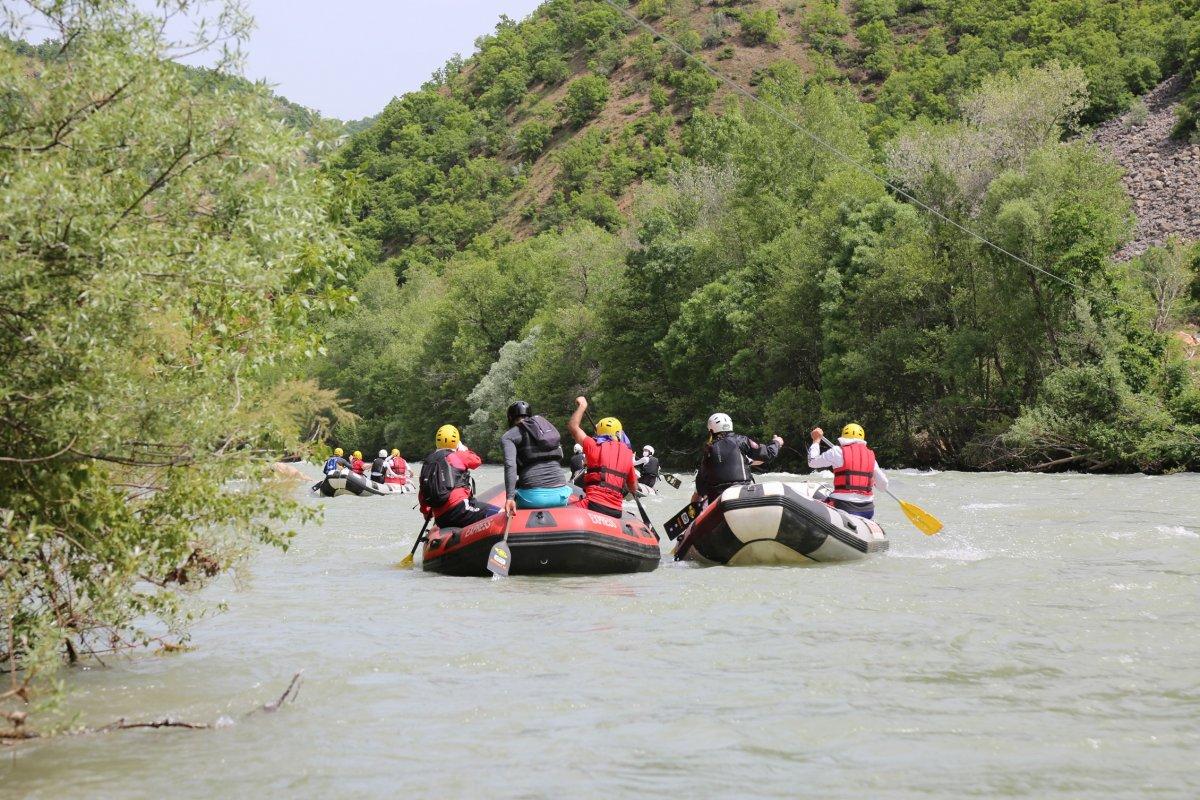 Tunceli'de rafting sezonu açıldı