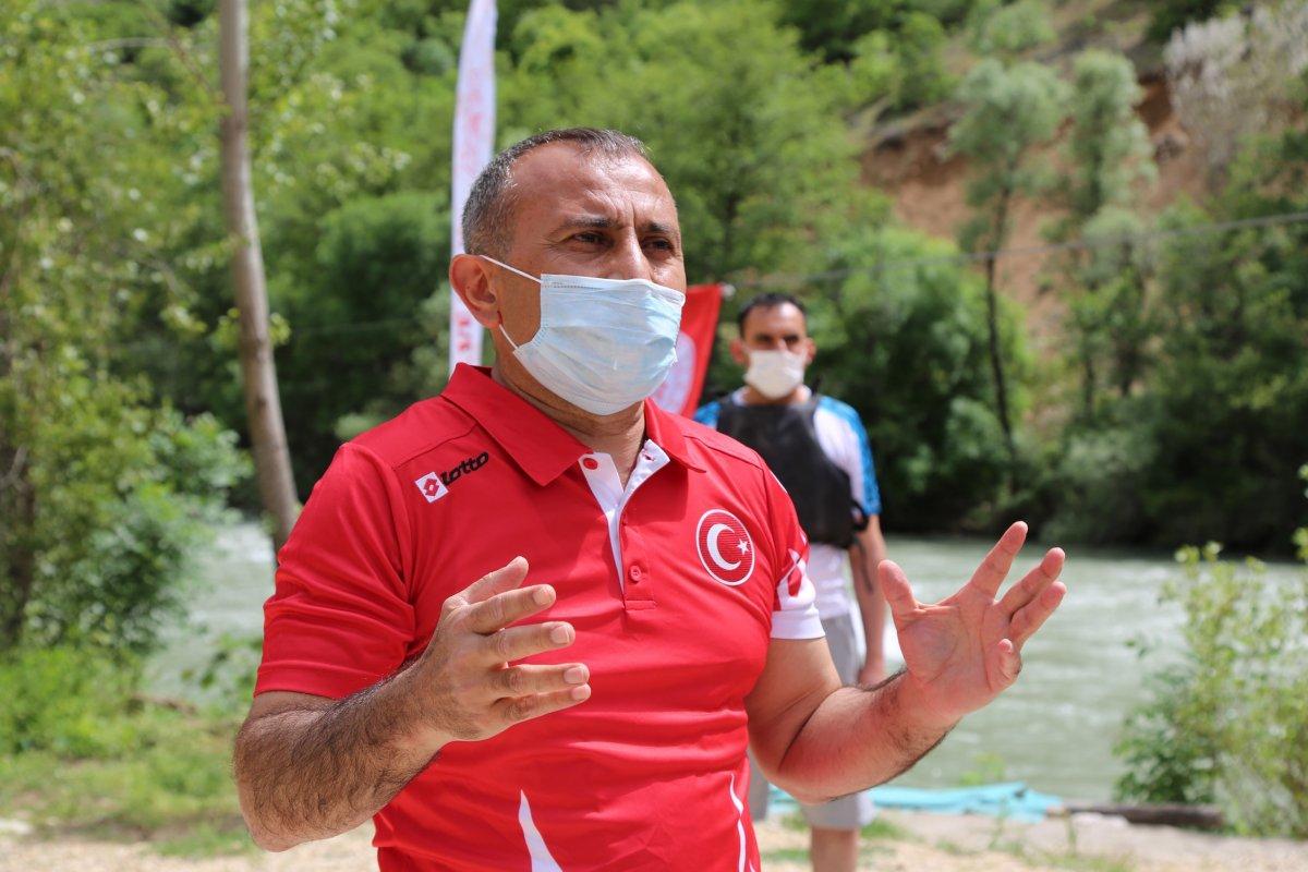 Tunceli'de rafting sezonu açıldı