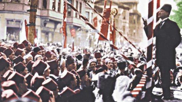 19 Mayıs'ı Atatürk'ün yanındaki isimden dinleyin