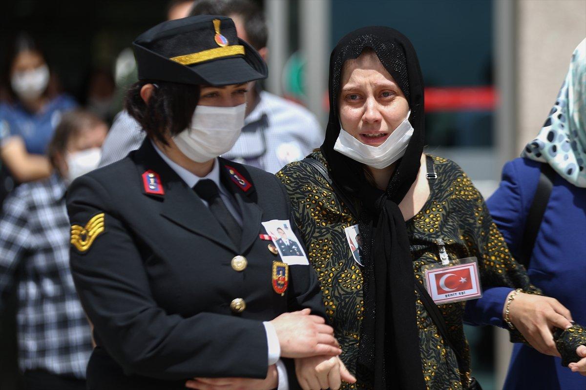 Şehit yüzbaşıya görev yaptığı Kars'ta gözyaşlarıyla veda