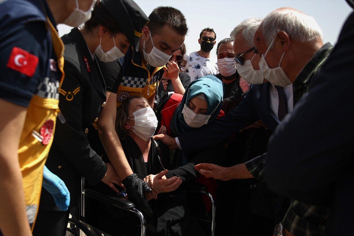 Şehit yüzbaşıya görev yaptığı Kars'ta gözyaşlarıyla veda