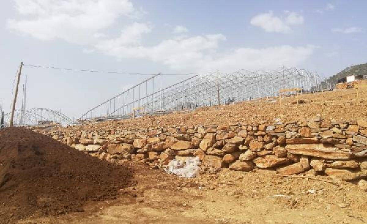 Antalya'da, serada akıma kapılan genç ağır yaralandı