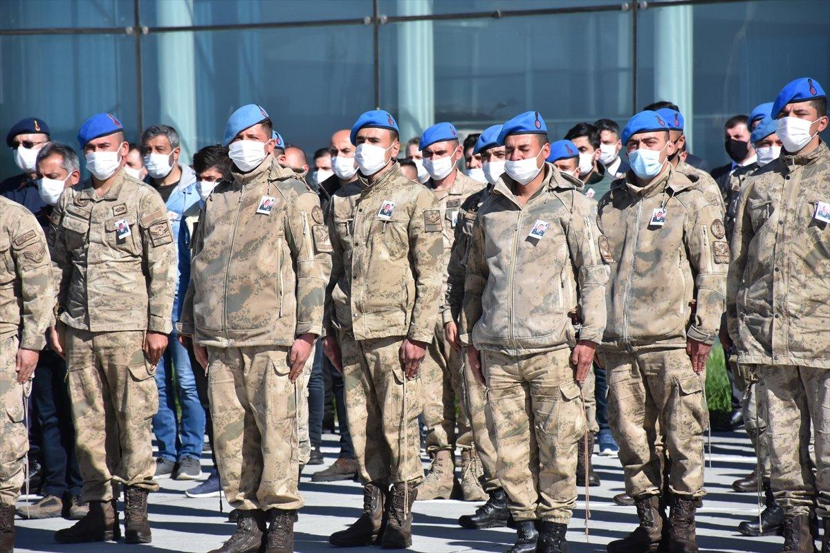 Şehit yüzbaşıya görev yaptığı Kars'ta gözyaşlarıyla veda