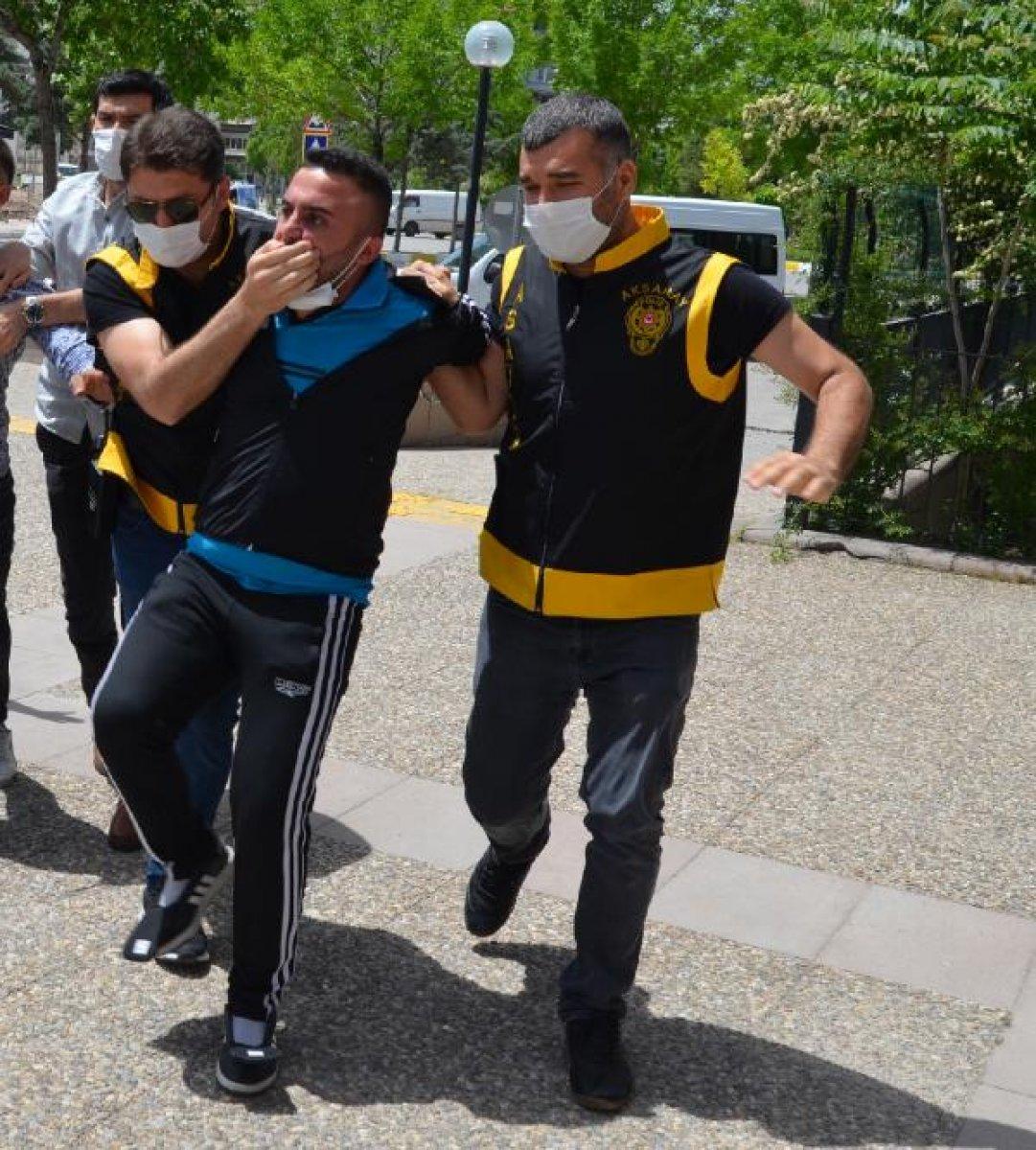 Aksaray'da paralarla paylaşım yapan hırsız yakalandı