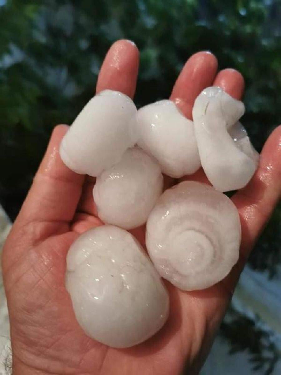 Mamuşa'ya beyzbol topu büyüklüğünde dolu yağdı