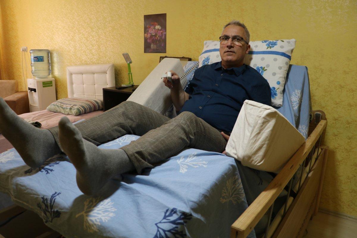 Hastalığında aklına koyduğu özel yatağı yaptı