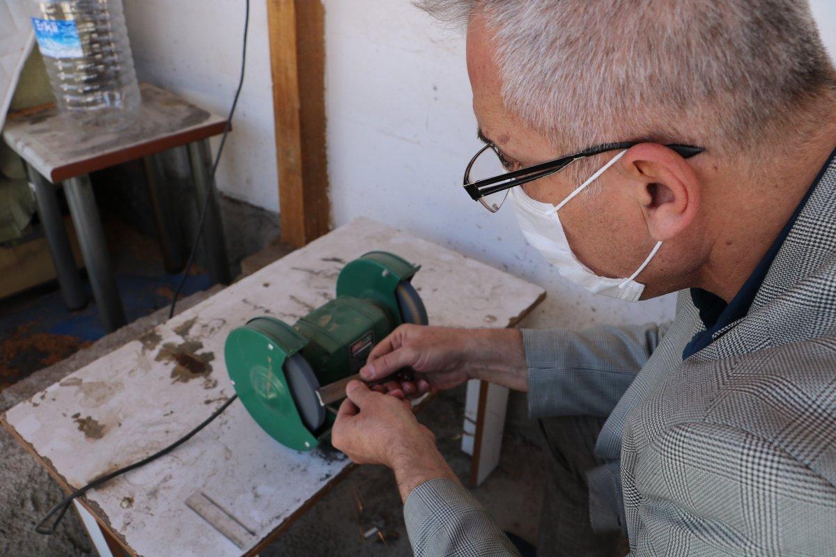 Hastalığında aklına koyduğu özel yatağı yaptı