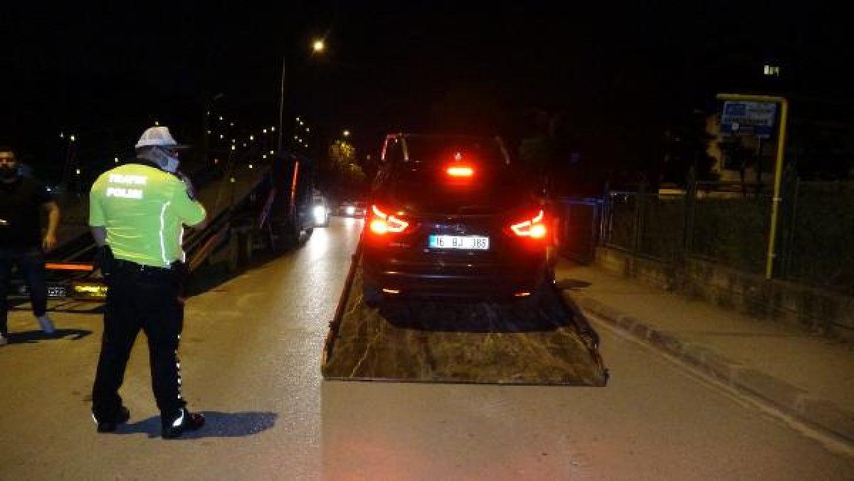 Bursa'da kısıtlamada polisten kaçarken yakalandı