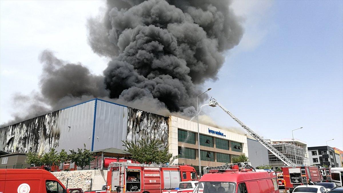 Ankara'da, medikal malzeme fabrikasında yangın çıktı