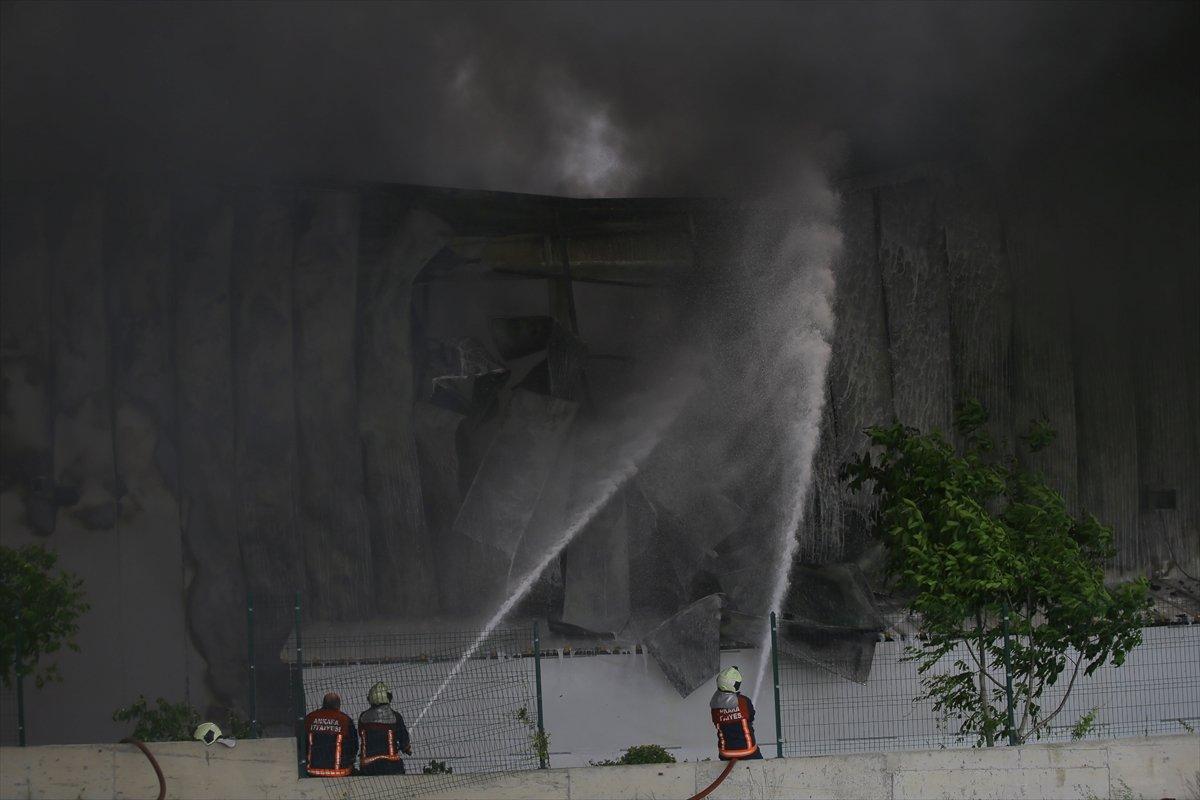 Ankara'da, medikal malzeme fabrikasında yangın çıktı