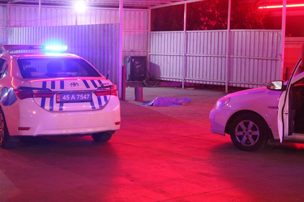 Manisa’da 17 yaşındaki kız, tüfekle öldürüldü