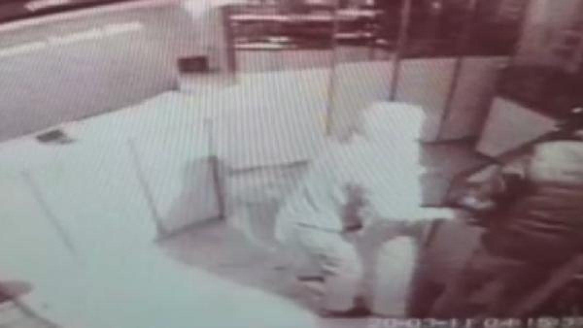 İstanbul'da kuyumculara giren iki hırsız yakalandı