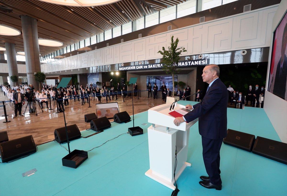 Erdoğan: 82 ülkeye tıbbi malzeme ve maske yolladık