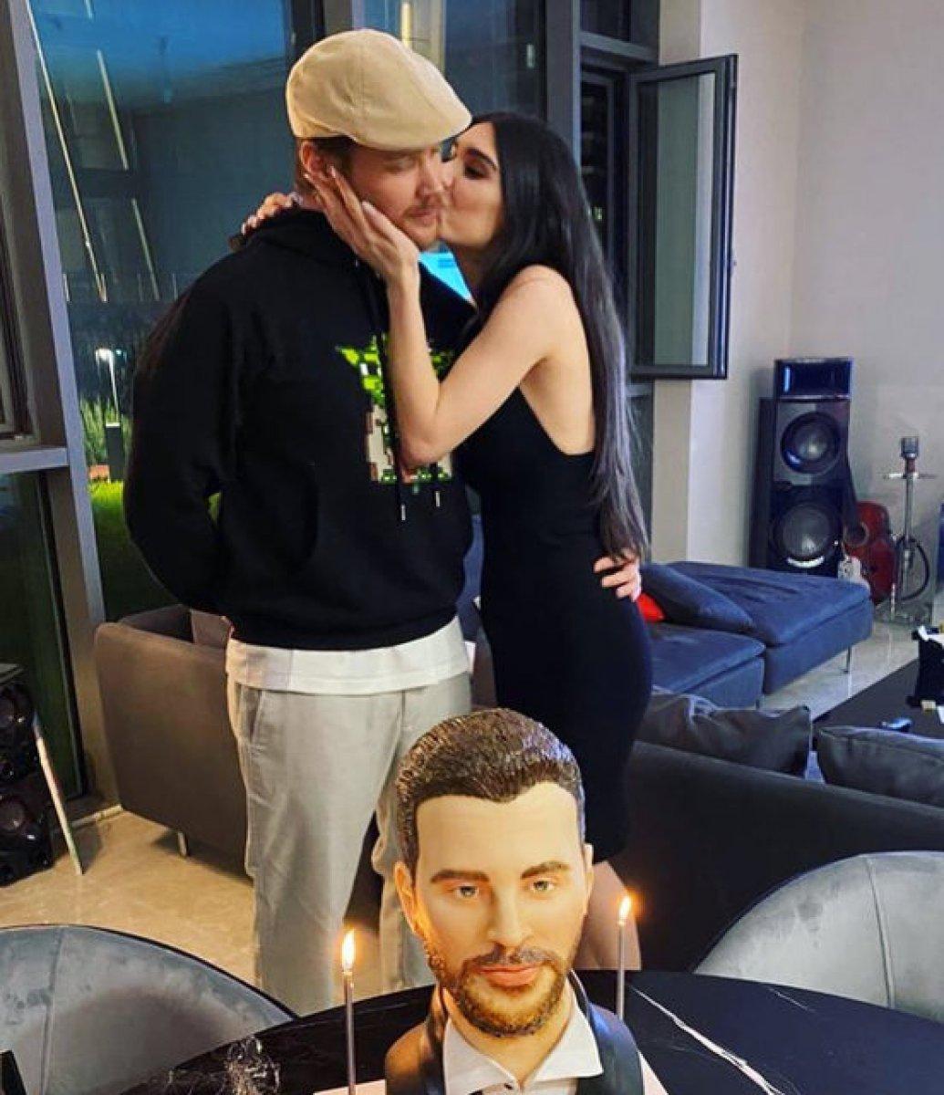 Sinan Akçıl'ın doğum günü pastası olay oldu