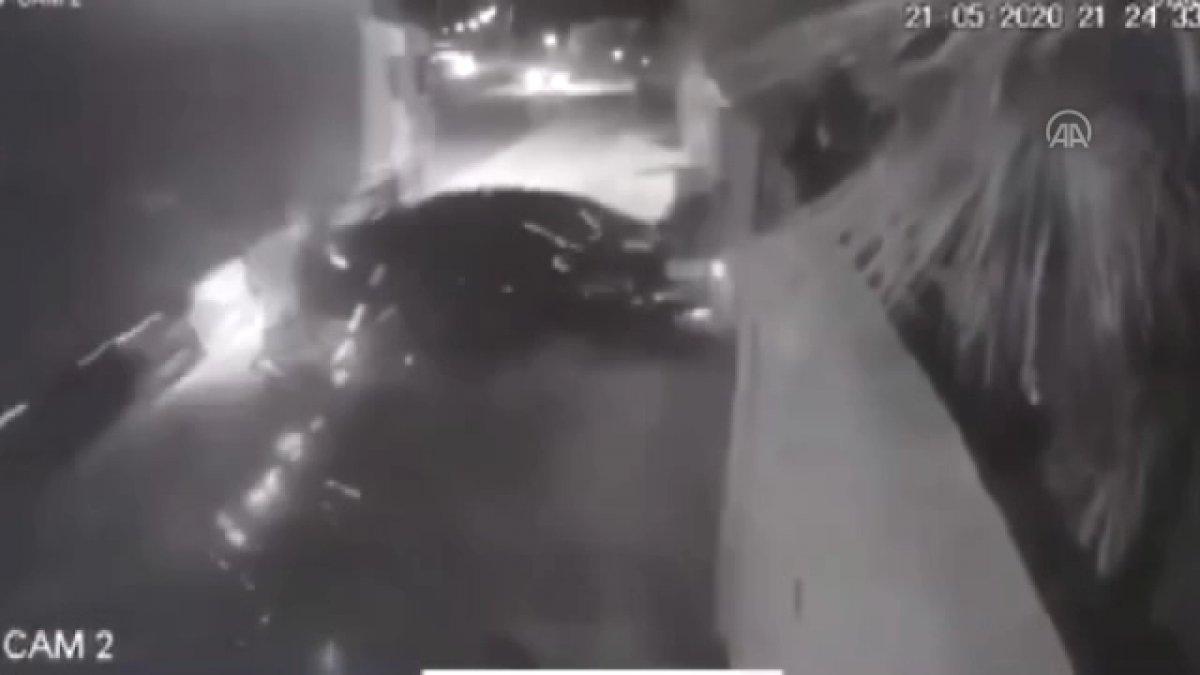 Giresun'da, otomobil tırın dorsesine çarptı