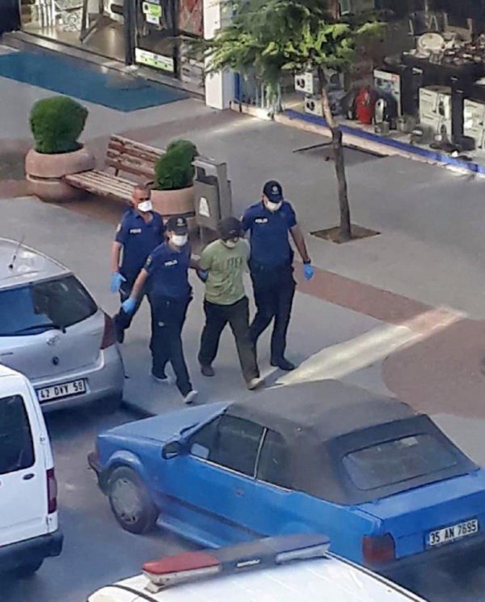 Annesiyle babasını öldüren şahıs gözaltına alındı