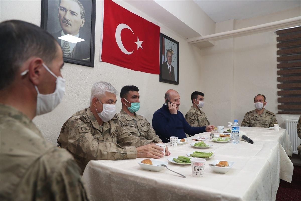 Erdoğan, İkiyaka Dağları'nda askerlerin bayramını kutladı