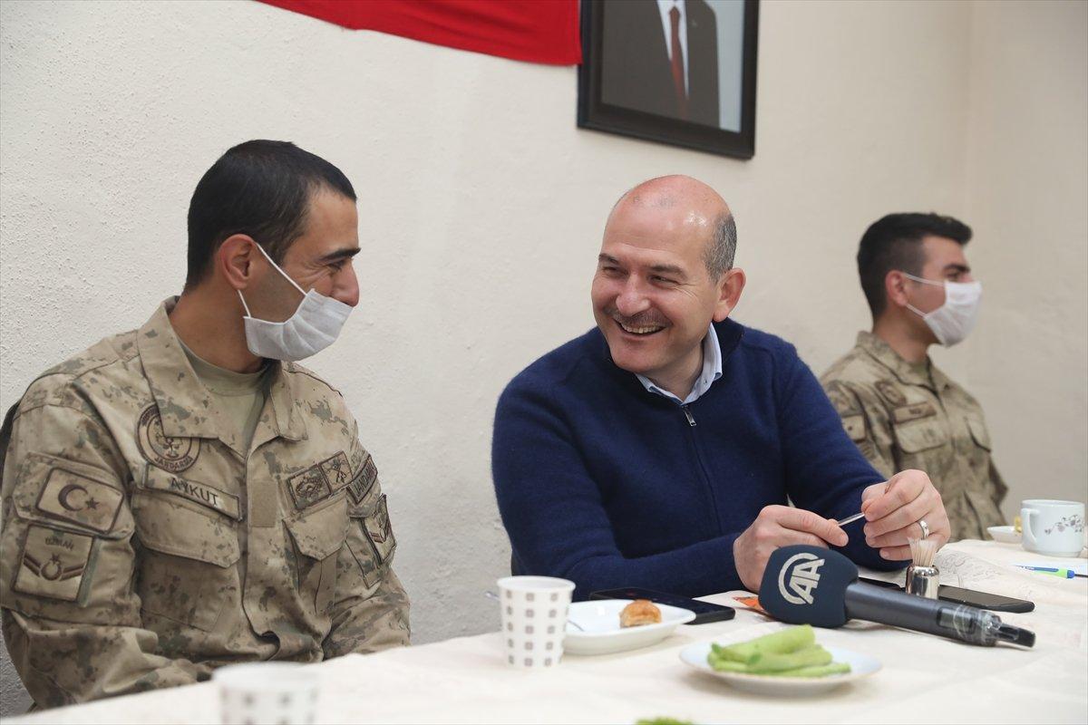 Erdoğan, İkiyaka Dağları'nda askerlerin bayramını kutladı