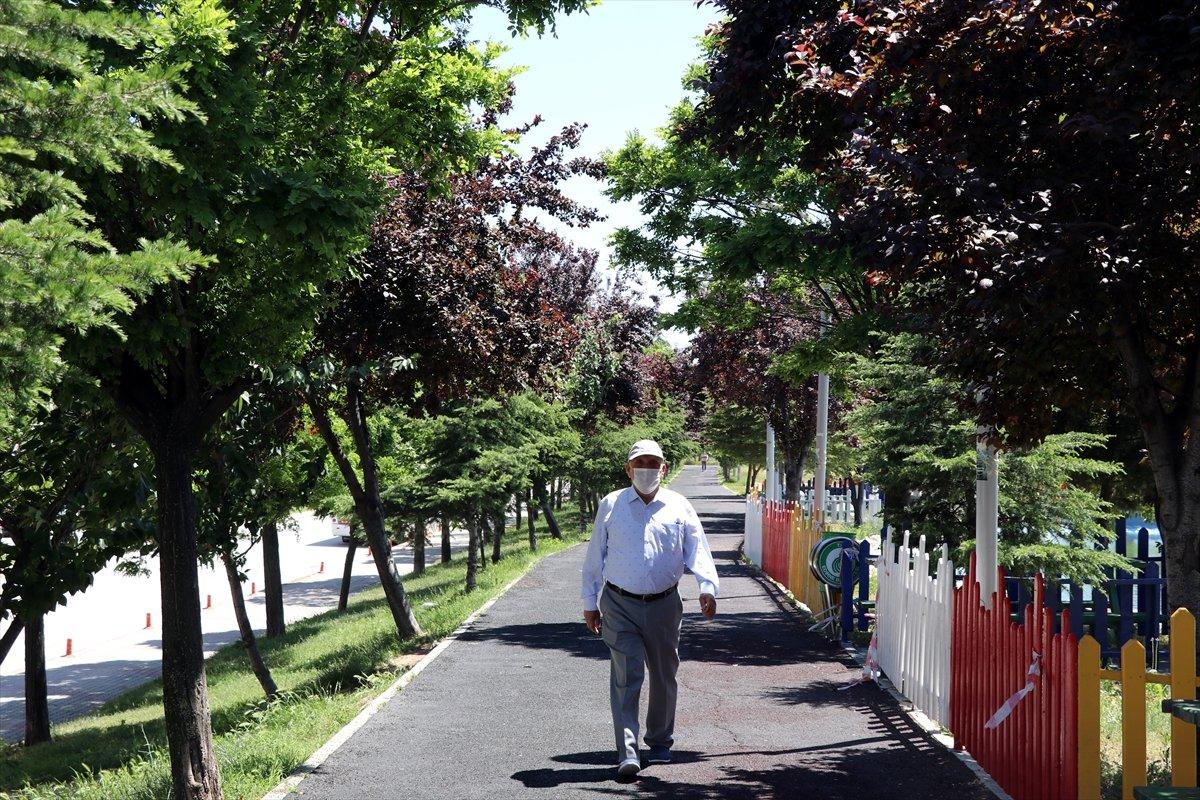 65 yaş üstü, bugün üçüncü kez dışarı çıktı