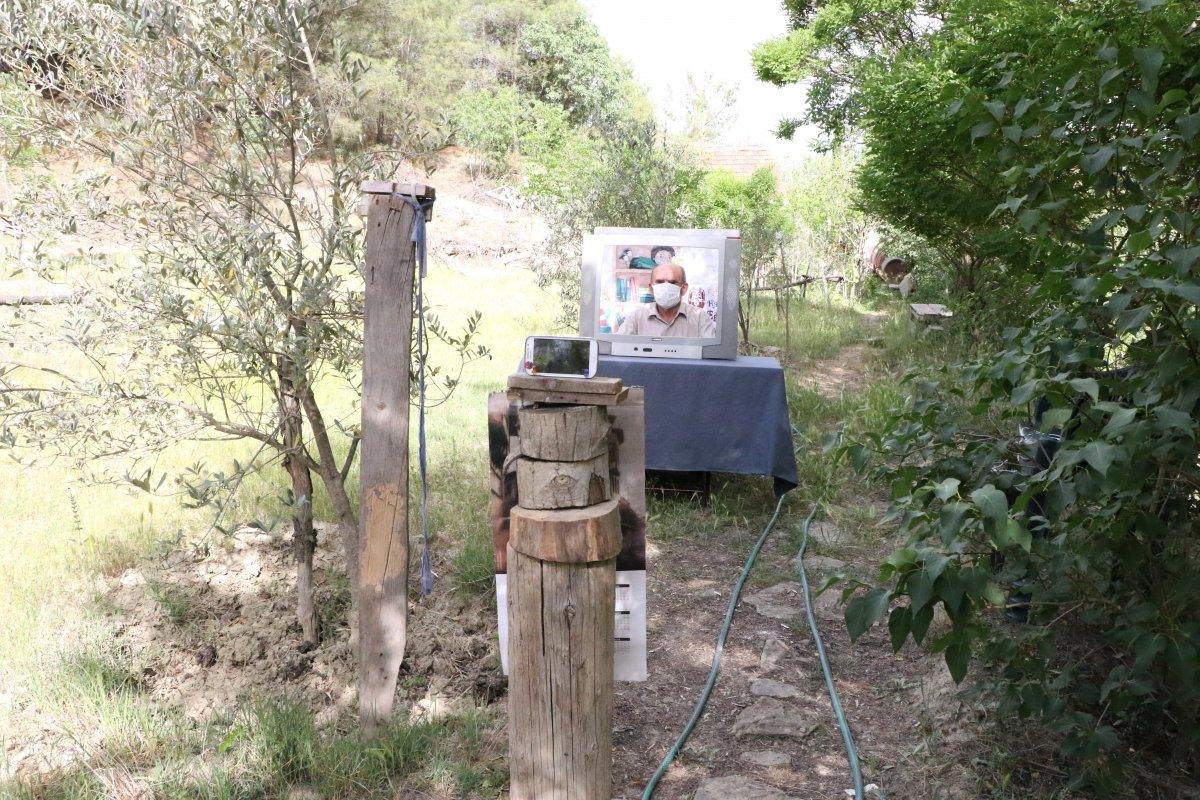 Yaptığı televizyon yayınıyla izleyenleri eğlendirdi